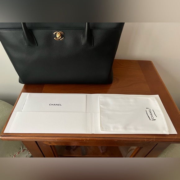 SOLD NEVER USED Chanel Executive Authentic Black Grained Leather Tote Bag - Picture 12 of 14